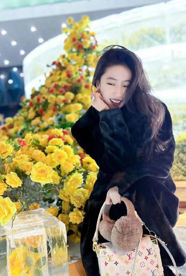 刘亦菲Vogue晚宴造型