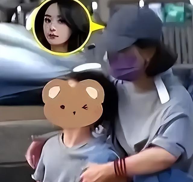 赵丽颖冯绍峰带娃出游