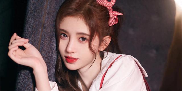 鞠婧祎近照