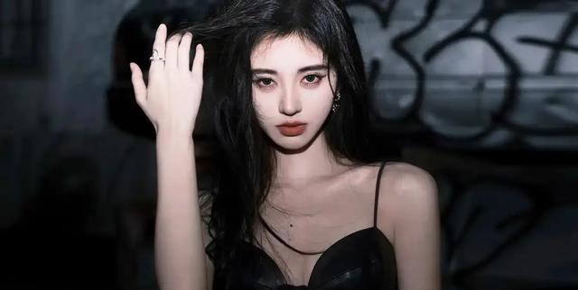 鞠婧祎假发片证据