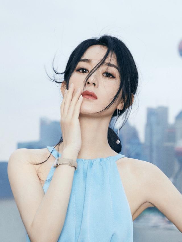 赵丽颖黑发造型